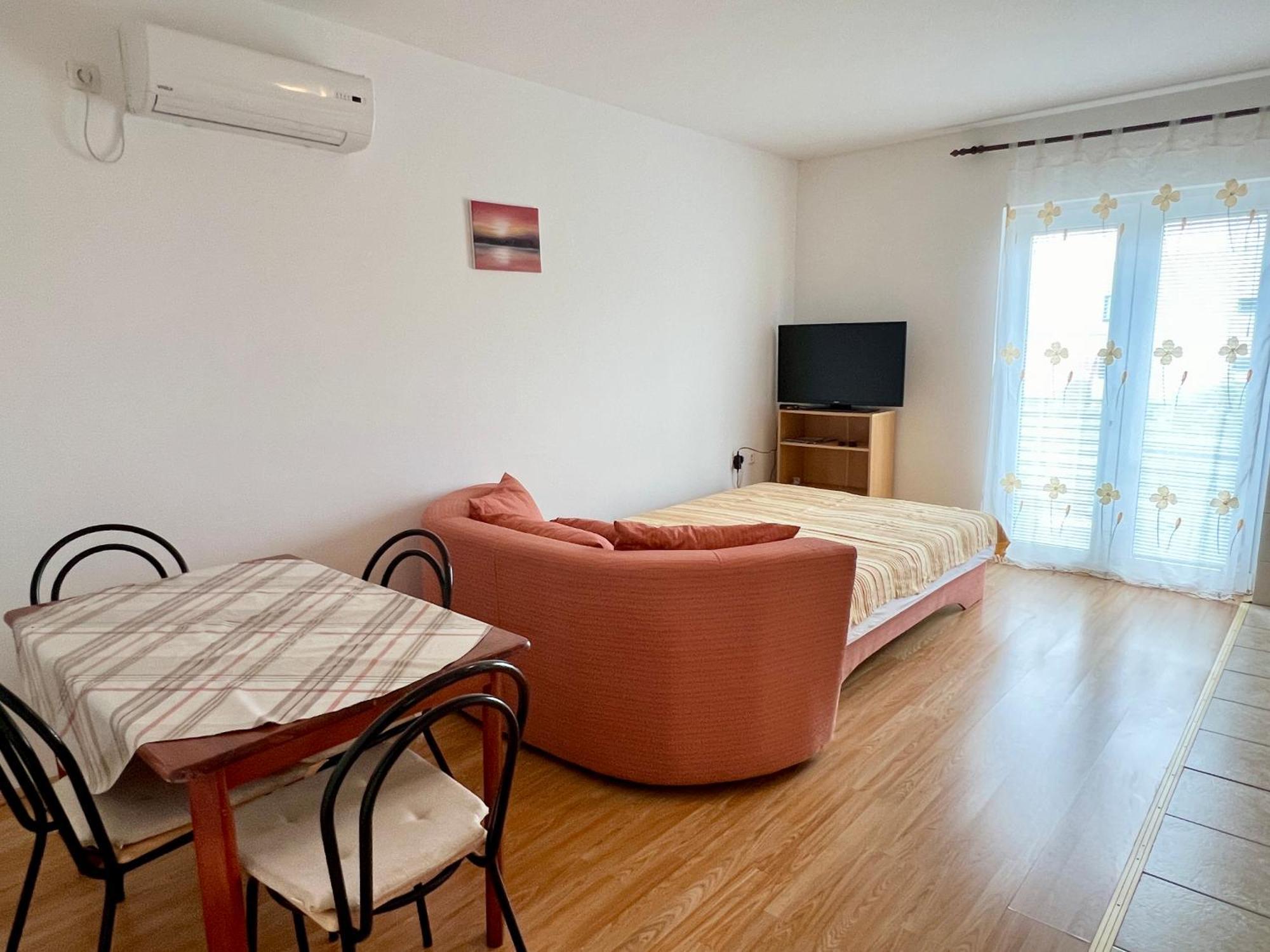 Apartments Monika บาร์บินเย ภายนอก รูปภาพ